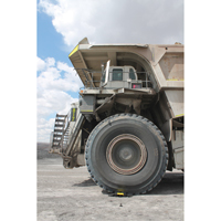 Protecteur de c&acirc;ble &agrave; traverse extr&ecirc;me Yellow Jacket, 2 canaux, 35,75" lo x 42,125" la x 5,125" h Smart Ofis